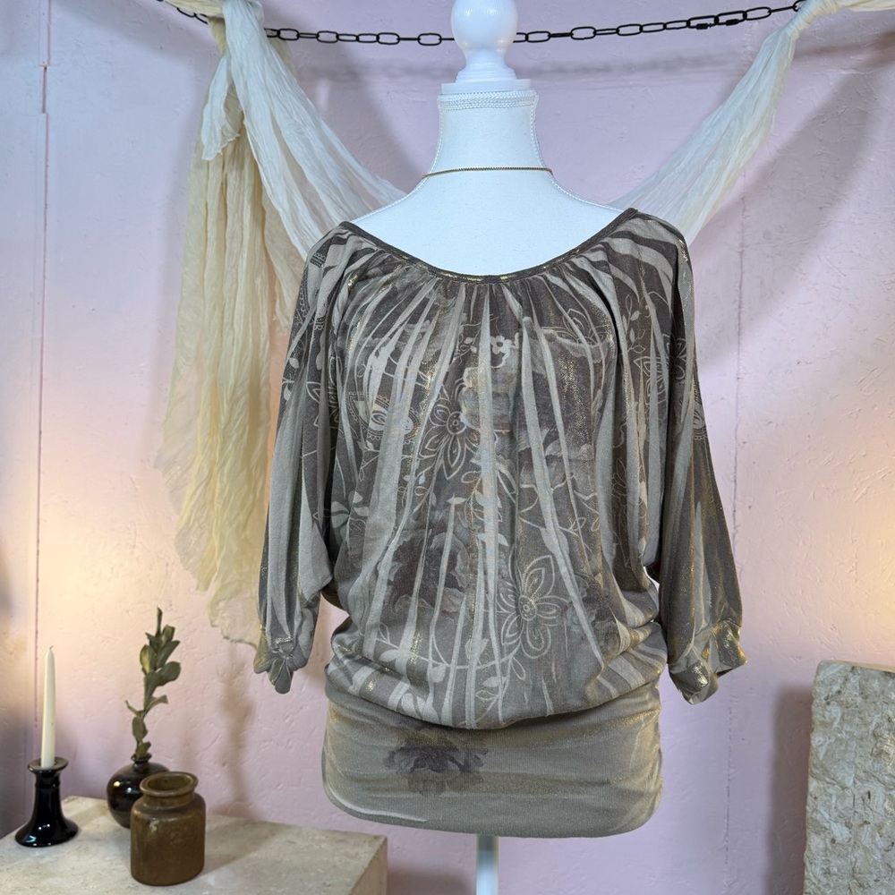 Le Château Made in USA Printed Batwing Top Size M